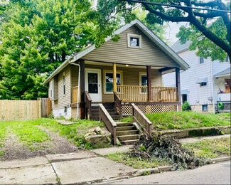 1036 Neptune Ave, Akron, OH 44301