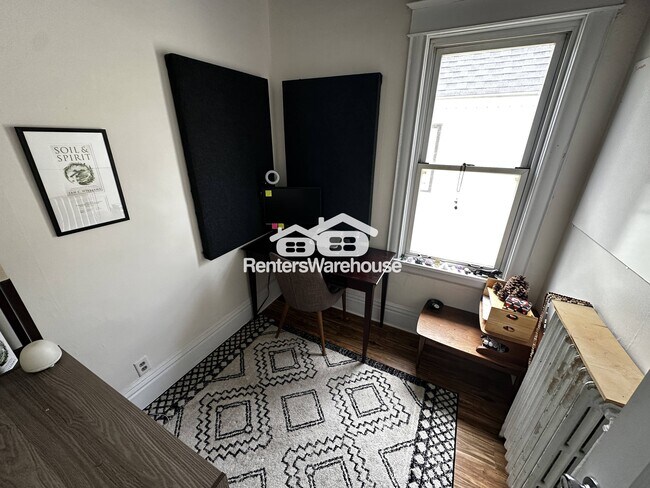 1049 7th St W, Saint Paul, MN 55102 - photo 5