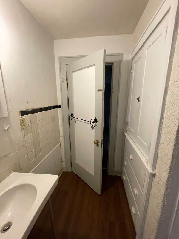 620 Lincoln Way W unit upstairs, Massillon, OH 44647 - photo 4