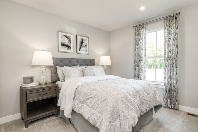 2166 Owen Cir, Beavercreek, OH 45434 - photo 4