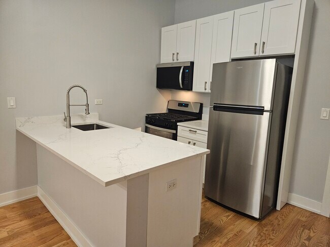1415 W Erie St unit 1R, Chicago, IL 60642 - photo 4