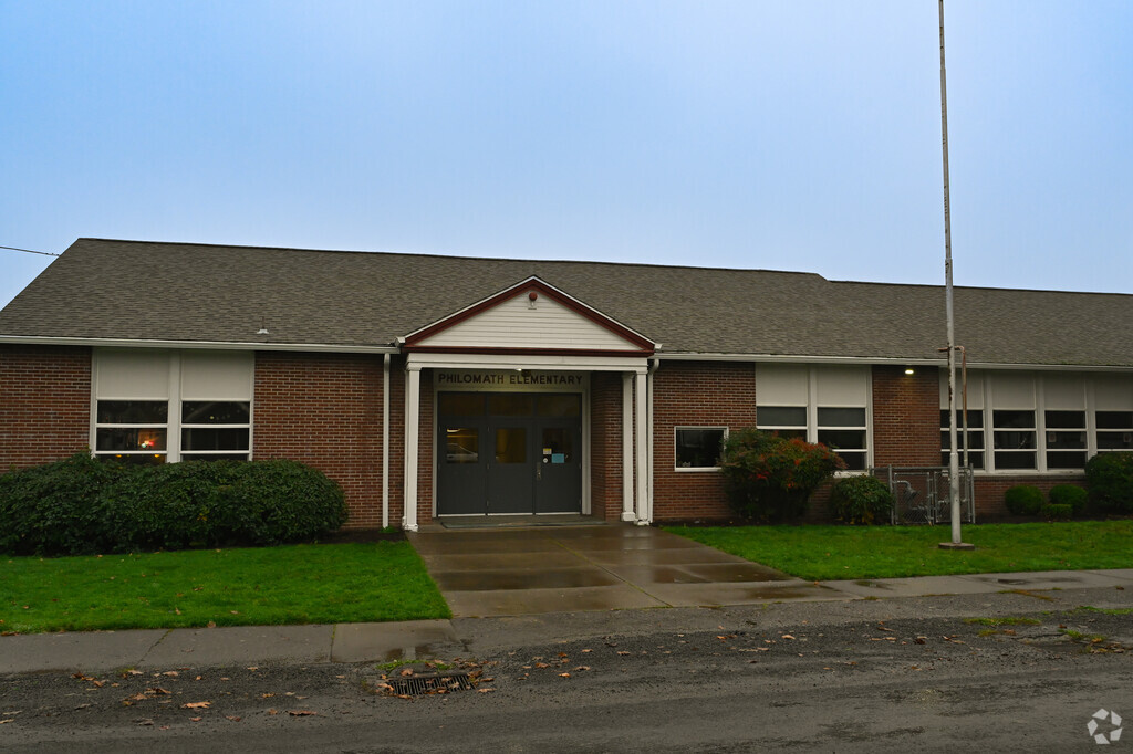 Philomath Elementary School provides education in the neighborhood of 
Outlying Polk County.
