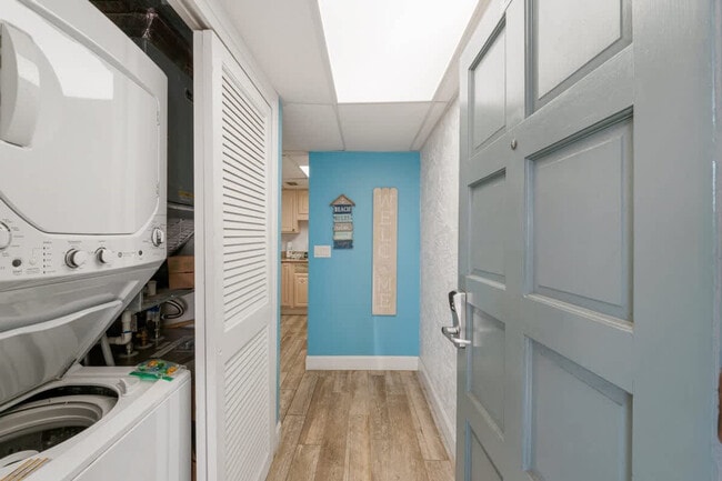 8727 Thomas Dr unit ID1354949P, Panama City, FL 32408 - photo 4