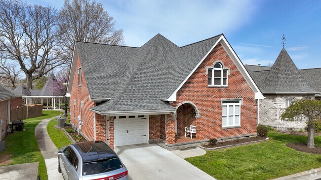New Traditional home in Downtown Kernersville.