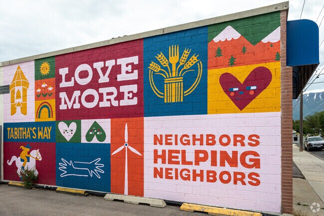 Enjoy artistic murals in the Spanish Fork neighborhood.