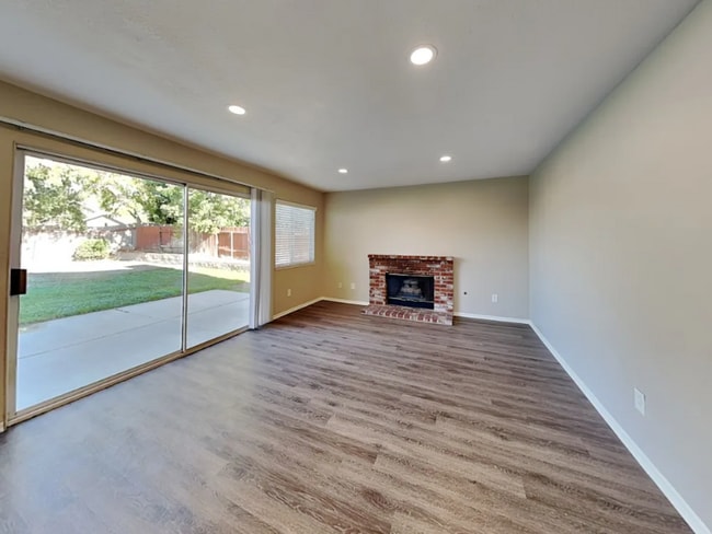 24805 Half Dome Ct, Murrieta, CA 92562 - photo 3