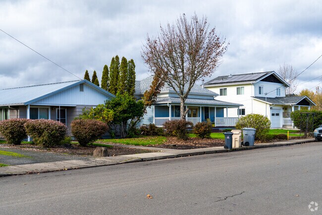 Philomath's neighborhood streets are lined with sidewalks, making it a great place for pedestrians.