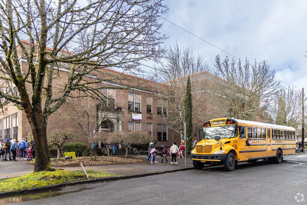 Llewellyn Elementary School is a public elementary school in the Sellwood neighborhood.
