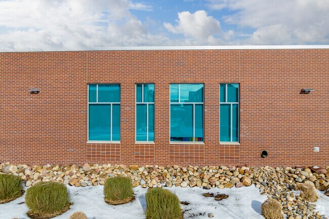 Trailside Academy enrolls 49% economically disadvantaged students.