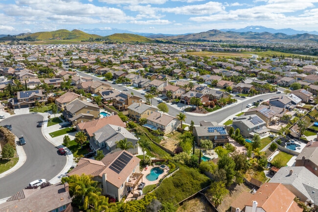 Dutch Village North residents have easy access to everyday amenities.