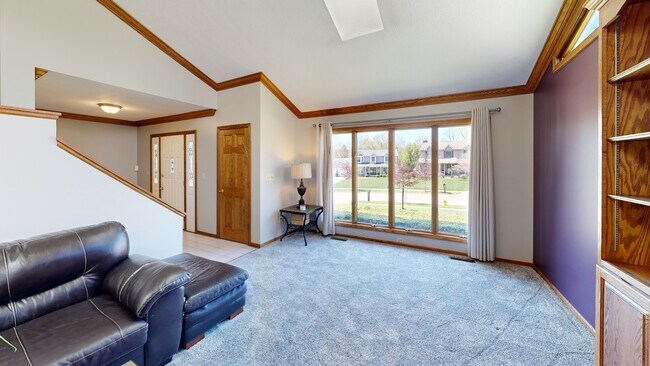 819 Bridge Rd, Akron, OH 44312 - photo 2