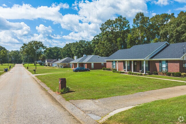 Camelia has many one story, Ranch Style builds.