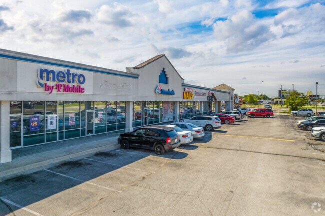 There are several retail stores and restaurants throughout South Area.