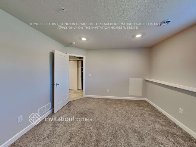 7512 38th St N, Saint Paul, MN 55128 - photo 5