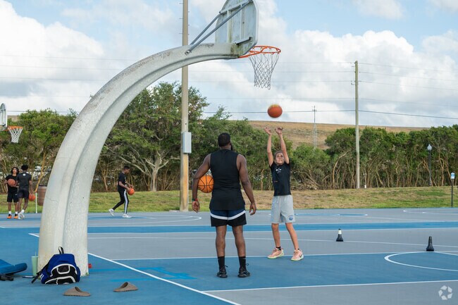 Horseshoe Acres residents can take basketball lessons at Dyer Park.