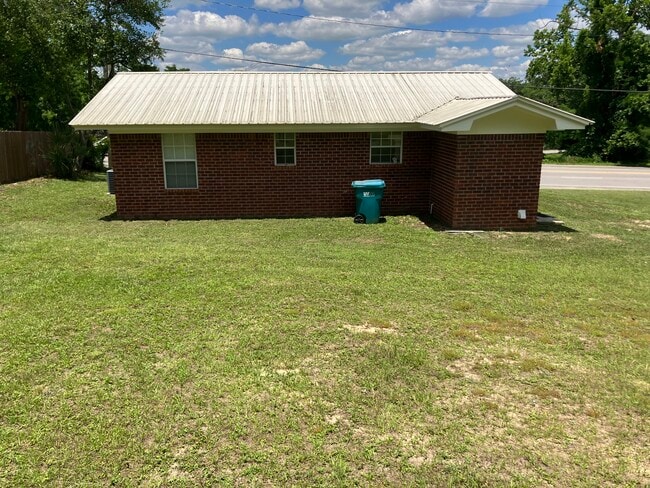 720 E Nelson Ave, Defuniak Springs, FL 32433 - photo 4