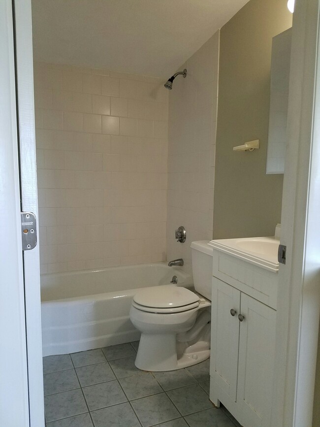 5 Cliff St Unit 4, Beverly, MA 01915