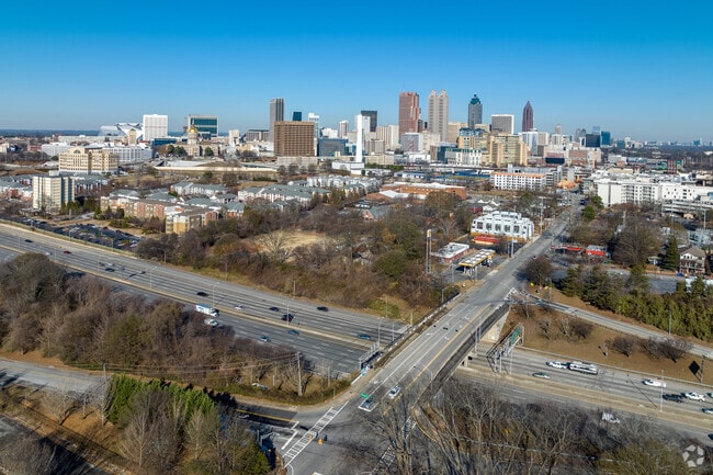 Interstate 20 just north of Grant Park provides easy transport connections.