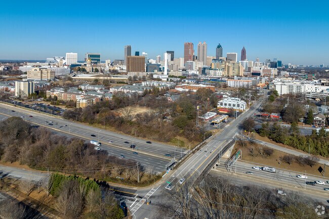Interstate 20 just north of Grant Park provides easy transport connections.