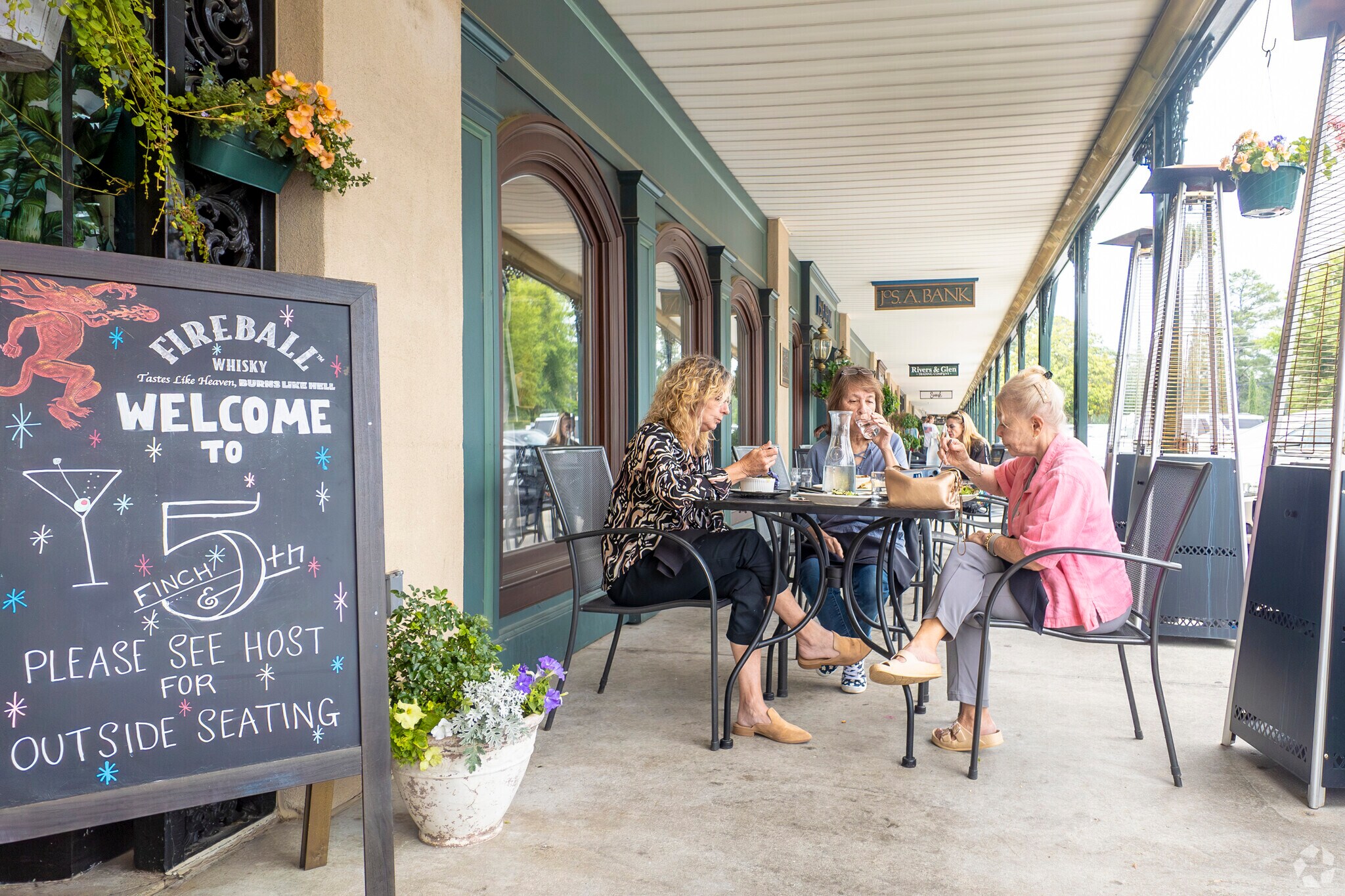 Dining at Finch & Fifth is like sharing lunch on a friend's front porch.