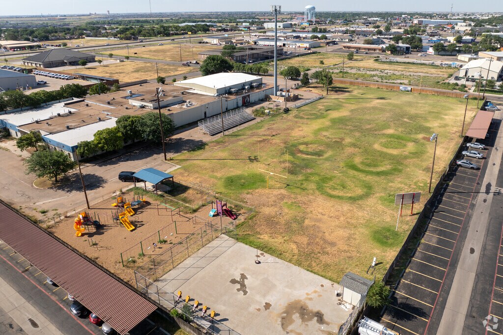 Bible Heritage School has a large campus for students to enjoy.