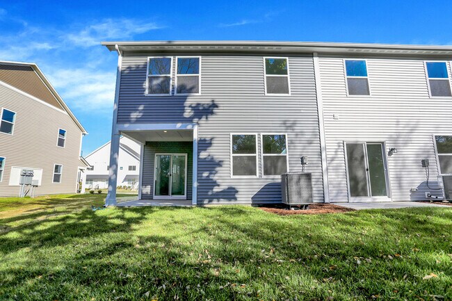 7537 Marin Pkwy, Cumberland, IN 46229 - photo 3