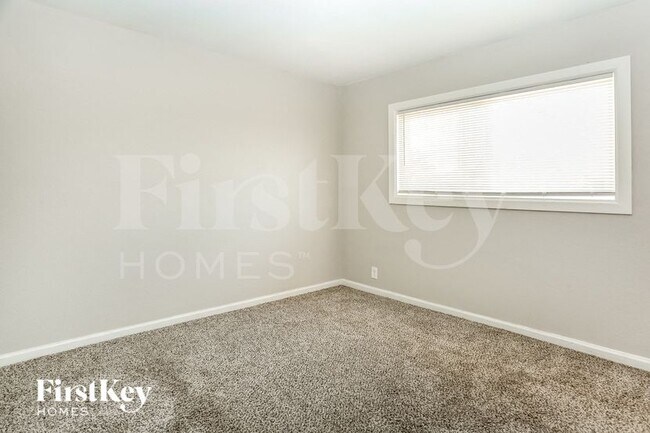 1904 Carver Ave, North Las Vegas, NV 89032 - photo 7