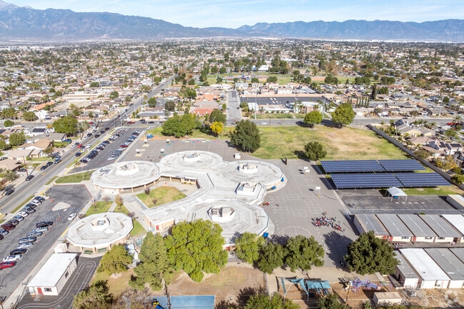 Cypress Elementary School scores a C on Niche.