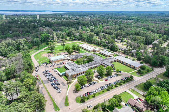 Ann Smith Elementary School has 742 students in Ridgeland.