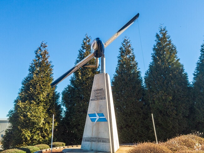 Lawrenceville residents can travel out of the Gwinnett County Airport.