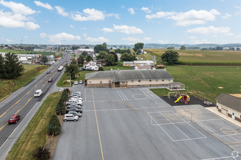 Myerstown Mennonite School has 112 students in grades 1-10 with a student-teacher ratio of 11 to 1.