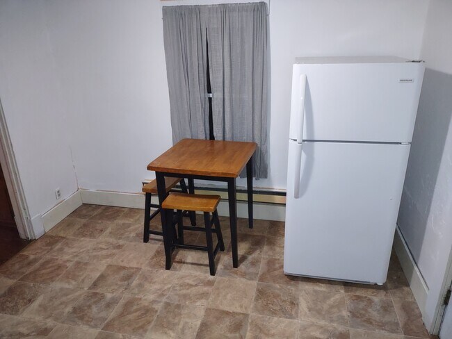 33 Highland Ave unit 2, Morgantown, WV 26505 - photo 3