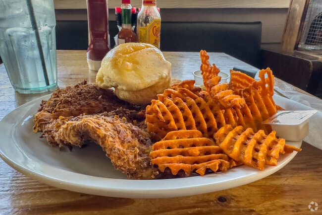 Asiel's Restaurant in Clute, TX serves classic American favorites.