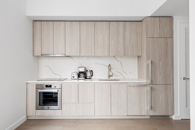 200 E 23rd St unit FL14-ID2203, New York, NY 10010 - photo 5