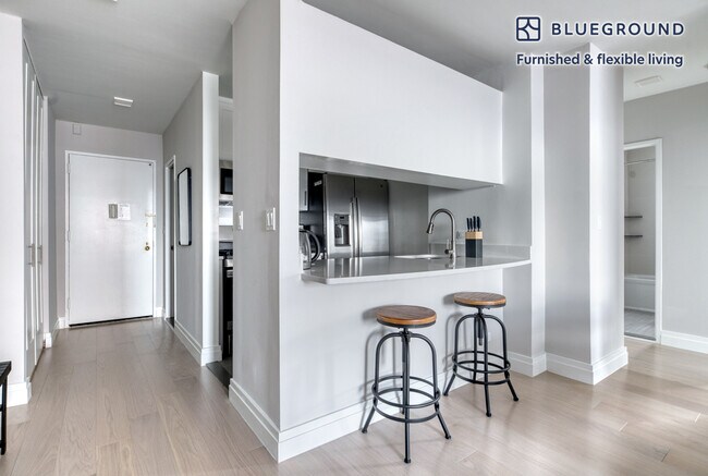 225 E 95th St unit FL27-ID1118, New York, NY 10128 - photo 7