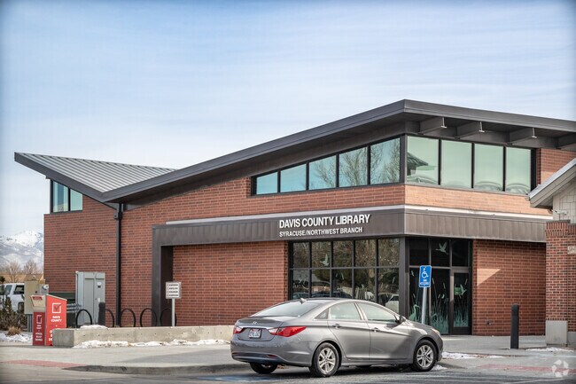 Davis County Library in Syracuse hosts monthly programs and community events.