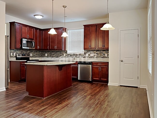 5 Chadbrook Ct, Greensboro, NC 27405 - photo 4