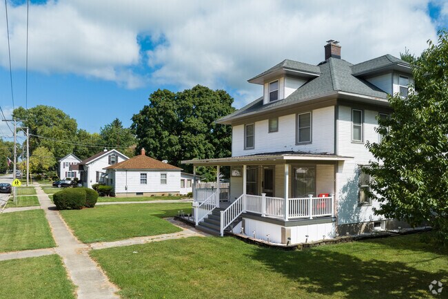 The streets of Plano offer great walkability.