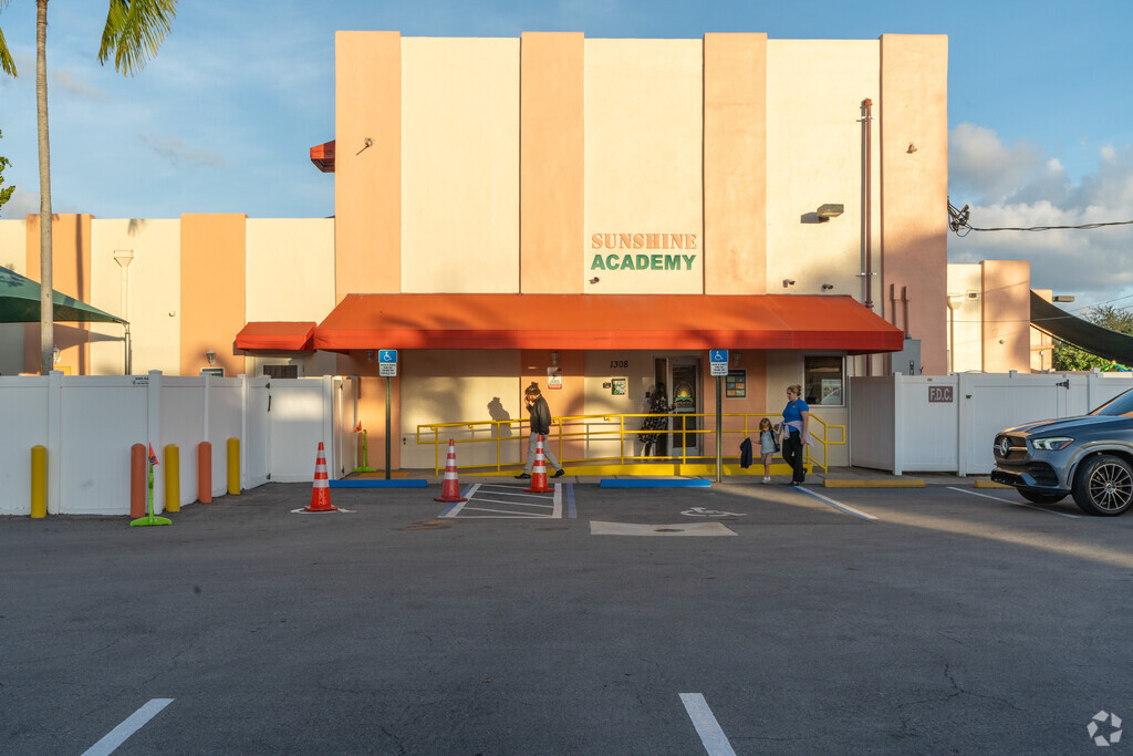 Sunshine State Academy: A Radiant Realm Where Children Flourish in Educational Splendor.