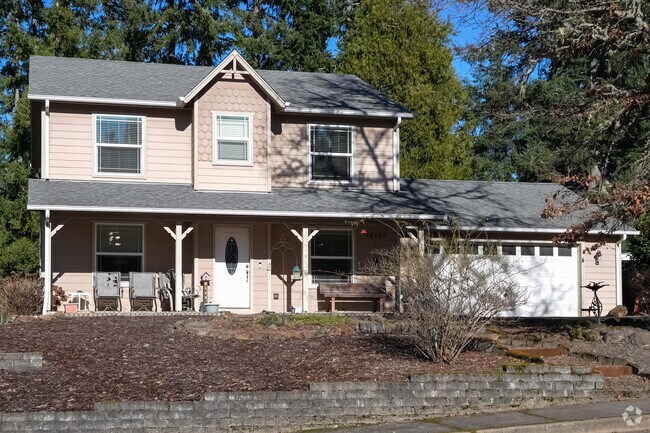 Oakridge has a mix of architecture including Craftsman-style homes.