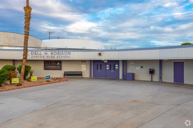 Entrance to Dell H Robison Middle.