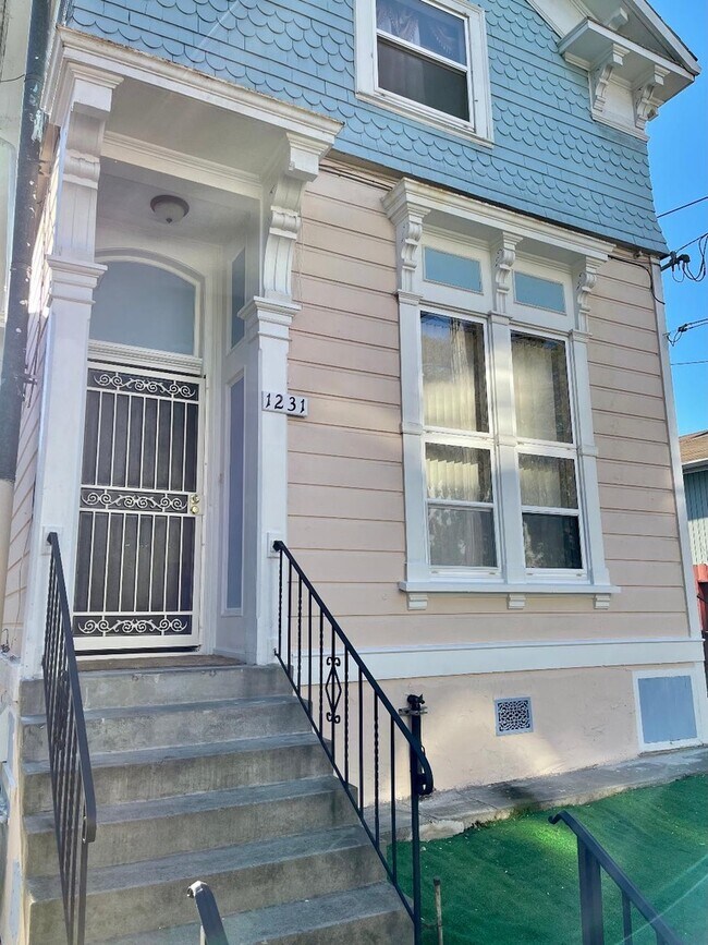 1231 E 19th St unit E. 19th St., Oakland, CA 94606 - photo 6