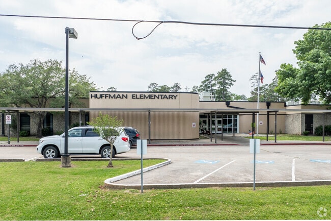 Huffman received a B- grade from Niche.;