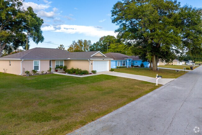 Citra Highlands features newly built small contemporary style homes.