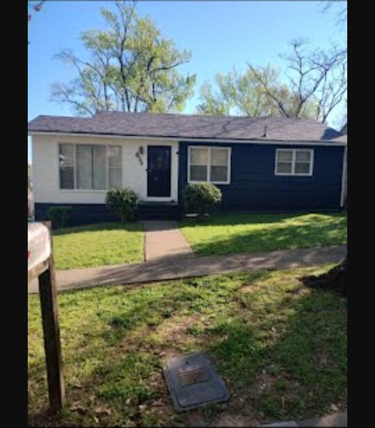 654 Maple St, Fairfield, AL 35064