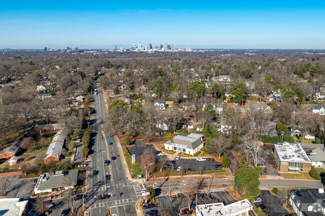 Randolph Road makes up Grier Heights western boarder.