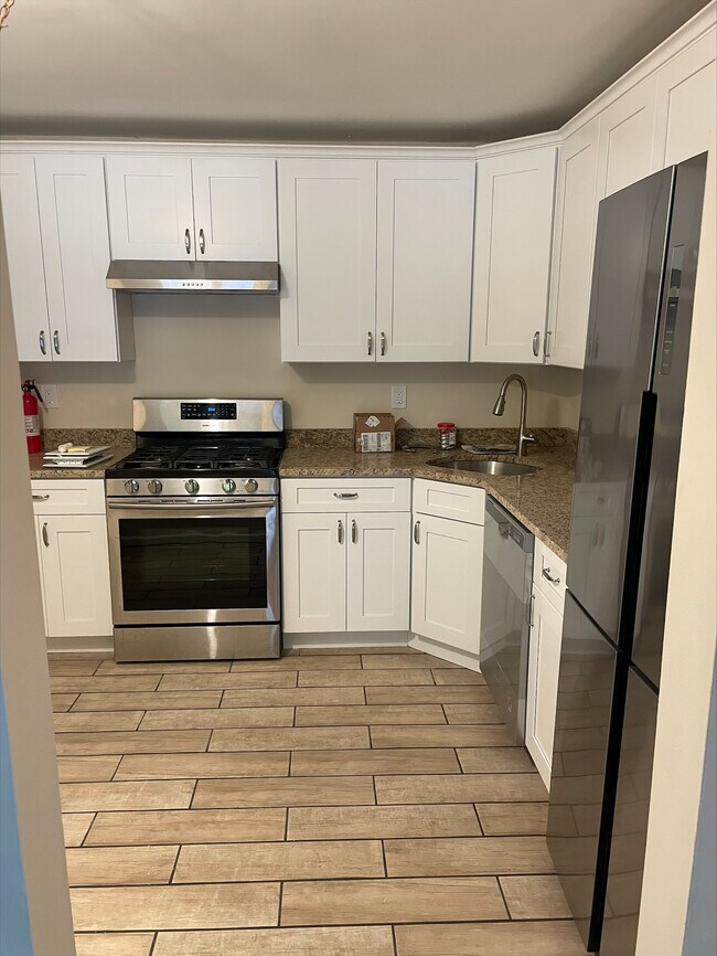 86 Willow Ct unit Society Hill I Hamil, Trenton, NJ 08619 - photo 2