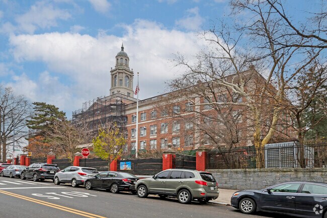 The College Academy has a student-teacher ratio of 10 to 1.
