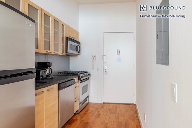 88 Leonard St unit FL3-ID2098, New York, NY 10013 - photo 5
