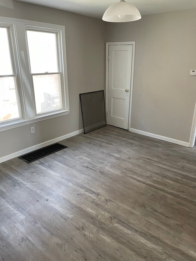 1344 Buffalo Rd unit Downstairs, Erie, PA 16503 - photo 6